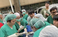 Cảm động tình người giữa động đất Myanmar, Thái Lan