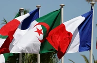 Pháp trục xuất 12 nhân viên ngoại giao Algeria, triệu hồi đại sứ