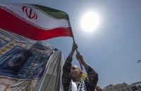 Dân Iran, Israel lo lắng tột độ trước diễn biến chiến tranh
