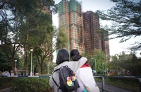 Gần 2 tuần vụ cháy chung cư Hong Kong, cư dân vẫn chờ nhà ở