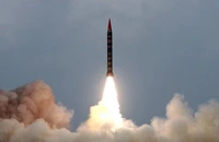 Chiến sự Trung Đông: Iran liên tiếp nã tên lửa; Hezbollah đánh mạnh Israel; Anh bình luận về khả năng Iran tấn công tên lửa sang châu Âu