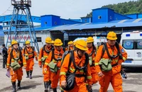 Trung Quốc huy động 870 người cứu hộ vụ nổ mỏ than làm 90 người thiệt mạng 