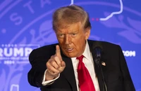 Ông Trump chỉ thị điều tra tình trạng 'chặt chém' giá xăng dầu