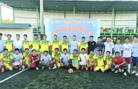 Đá bóng giao hữu kỷ niệm ngày Thể thao Việt Nam