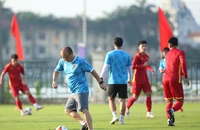 Cơn sốt bóng đá ở Phú Thọ và lời hứa của ông Park