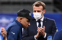 Đằng sau vụ Mbappe chọn ở lại PSG