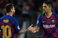 Suarez "dìm hàng" Messi