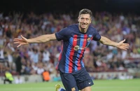 Lewandowski ghi bàn cho Barca, dù rất thích Real