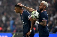 Neymar đổ thêm dầu vào lửa mâu thuẫn với 'quyền lực đen' Mbappe