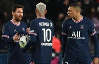 Mbappe hỗn hào với Messi