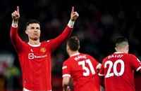 Ngồi dự bị, Ronaldo rời khỏi Man United vào giờ chót