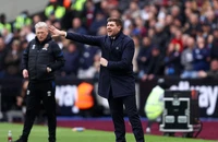 Thua 3 trận, Gerrard bị kêu gào từ chức