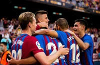 Barcelona nặng gánh nợ nần
