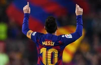 Messi phủ nhận về hưu ở Barca
