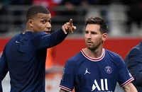 Sốc: Mbappe đòi qua Barca, không chung phòng với Messi