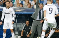 Mourinho nói điều lạ lùng về Benzema 