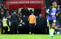 Ronaldo không xin lỗi, Ten Hag muốn tống khứ ngay lập tức