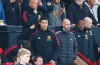 Sau lệnh trừng phạt nặng, HLV Ten Hag tiếp tục ‘nắn gân’ Ronaldo