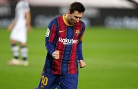 Messi vỡ mộng với Barca