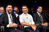 Ronaldo là cầu thủ bóng đá giỏi, Messi là nghệ sĩ xuất chúng