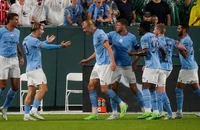 Man City có giá trị đội hình áp đảo PSG và Man United