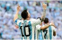 Bạn thân chỉ cách Messi đánh bại Van Dijk 
