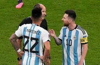 Nghi án trọng tài người Tây Ban Nha "âm mưu" hại Messi và đồng đội