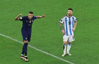'Messi khó đối đầu nhất, Mbappe là thằng nhóc cứng đầu'