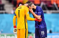 Đội trưởng Pháp làm sáng tỏ âm mưu ngăn Benzema lên tuyển