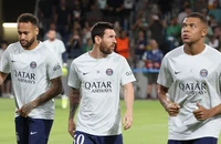 Messi và Mbappe gượng gạo tái ngộ nhau ở PSG