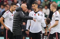 HLV Ten Hag thẳng thừng 'bóc phốt' Ronaldo