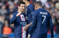 Messi và Mbappe cứu ghế HLV