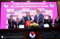 HLV Troussier muốn chơi World Cup và... vô địch SEA Games