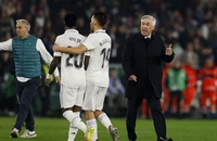 HLV Ancelotti tiết lộ cầu thủ Real thiếu tự tin ở cuộc đua với Barca