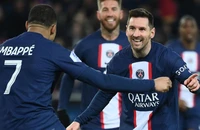 Kỷ lục gia Mbappe và Messi quyết lật ngược tình thế trước Bayern