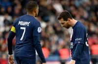 Messi bỏ vào đường hầm, HLV Galtier nổi giận