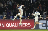 Phá kỷ lục của Rooney và giấc mơ ghi 100 bàn thắng của Harry Kane 