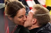 HLV Nagelsmann bị sa thải vì nữ phóng viên xinh đẹp
