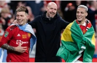 Ten Hag bắt chước Wenger về chuyển nhượng ở Man United