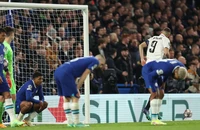 Chelsea trắng tay và như rắn mất đầu