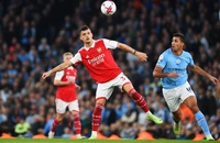 Huyền thoại của Man United bị mắng ngu ngốc vì dám chê Arsenal 