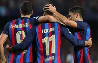 Barca xào xáo nội bộ vì thần đồng 15 tuổi