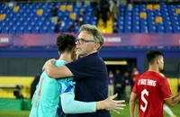 HLV Troussier: ‘Tôi thích áp lực phải đá thắng đậm và thắng đẹp’