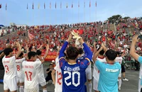 Nước mắt và những đôi chân nặng trĩu ở sân Olympic