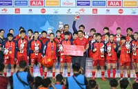 Thưởng cho tuyển nữ Việt Nam hơn 5 tỉ đồng, thầy Chung gây bất ngờ