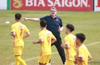 Tuyển quốc gia đá 2 trận, U-22 Việt Nam chưa tìm ra quân xanh