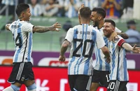 ‘Messi, anh đá 15 phút khó thế sao?’