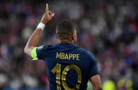 Mbappe lại phá kỷ lục ở làng bóng Pháp