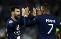 PSG mua hai ngôi sao thay thế Messi và Mbappe