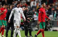Tiền đạo của PSG bị đe dọa chặt tay